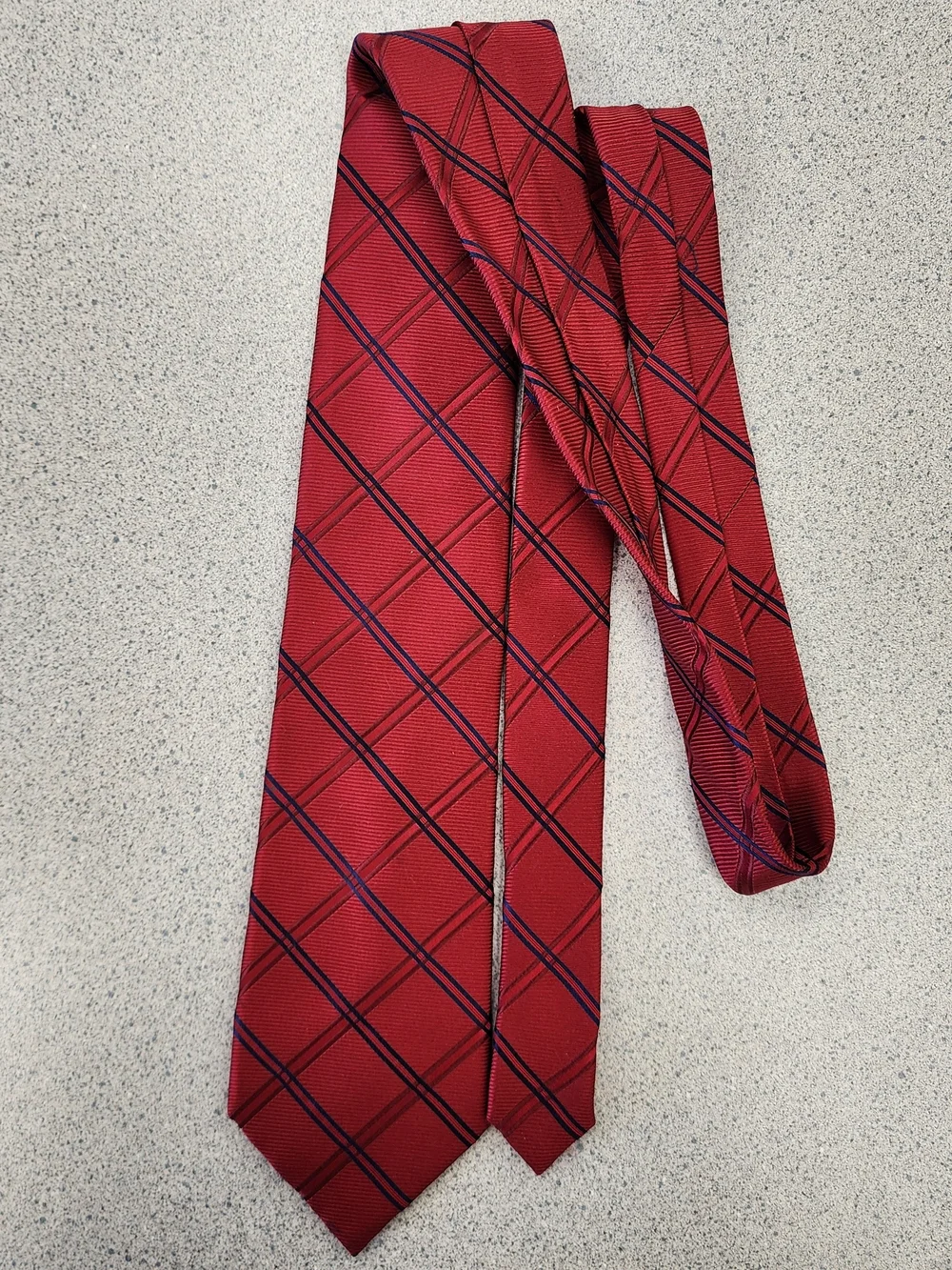 Jones New York Red Plaid Silk Necktie Men’s Classic Business Suit Tie
